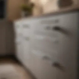 Elegant cabinet handle arrangement in modern kitchen